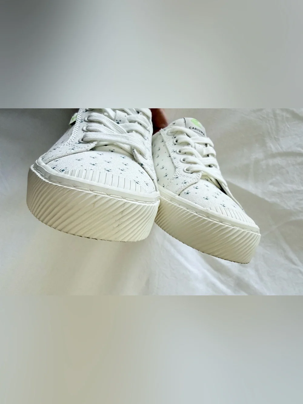 Cariuma | Women’s 8 | Marie Kondo OCA Low Off White Blue Star Sneakers | EUC